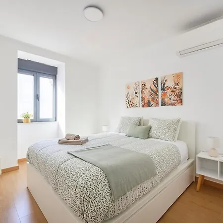 Sunny Terrace T1 Apartment Lissabon